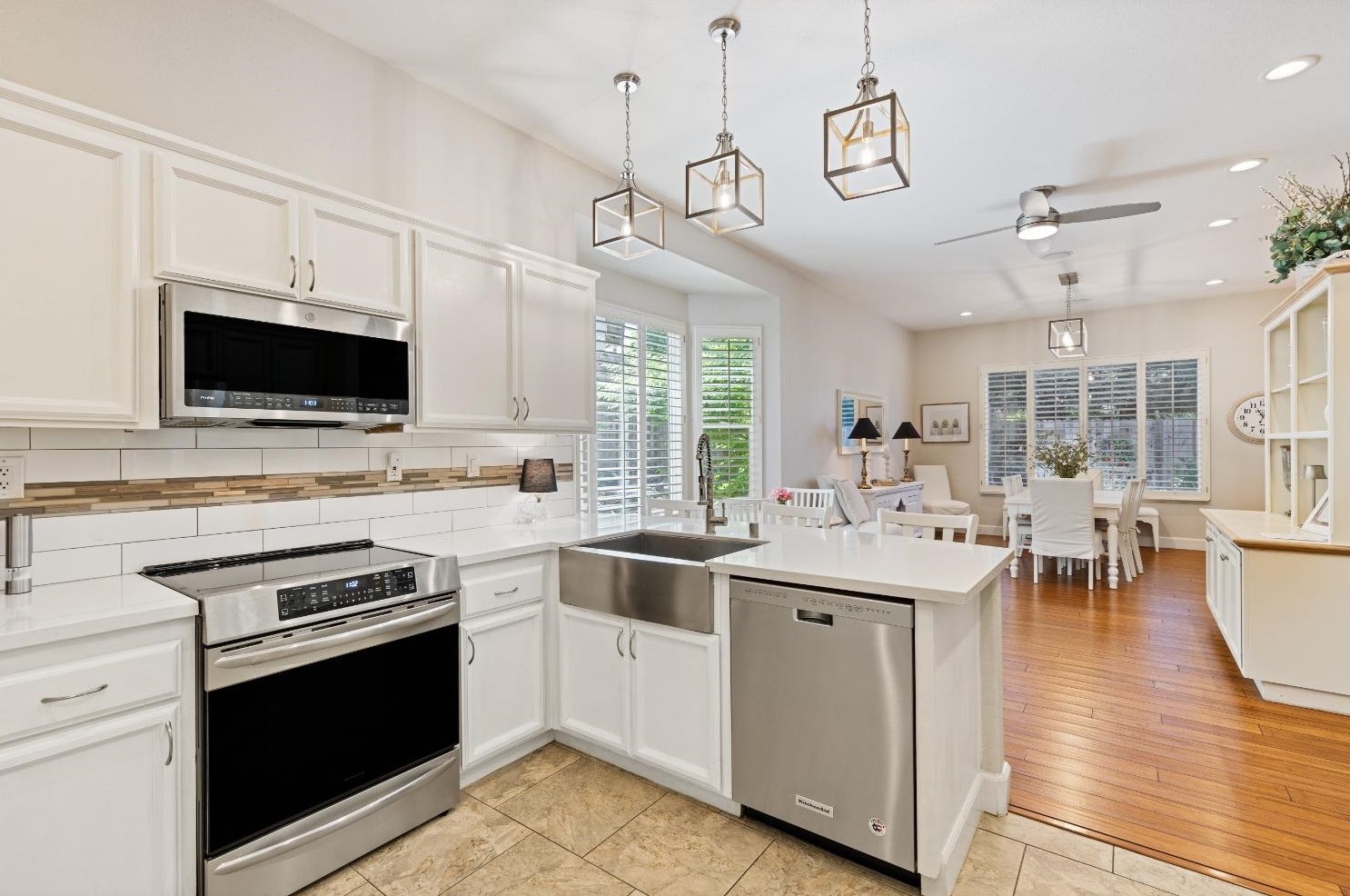 2520 Sasparilla Ct, Rocklin CA  95765-5605 exterior
