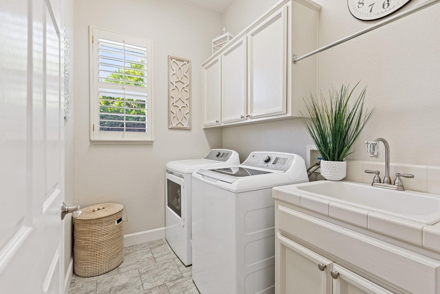 2520 Sasparilla Ct, Rocklin CA  95765-5605 exterior