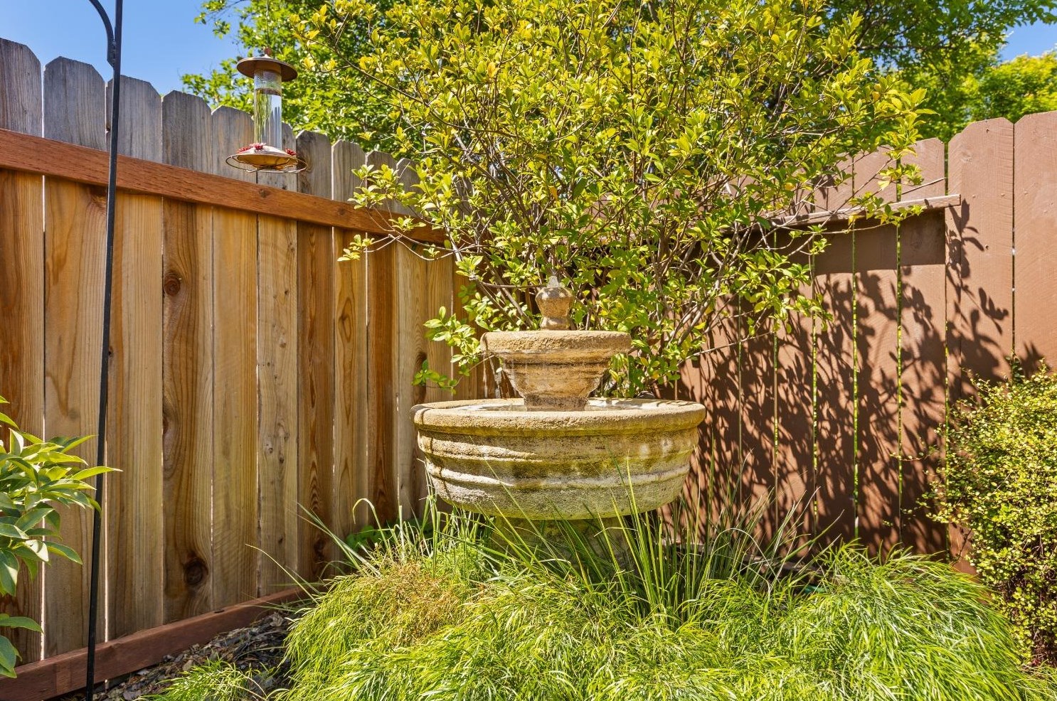 2520 Sasparilla Ct, Rocklin CA  95765-5605 exterior