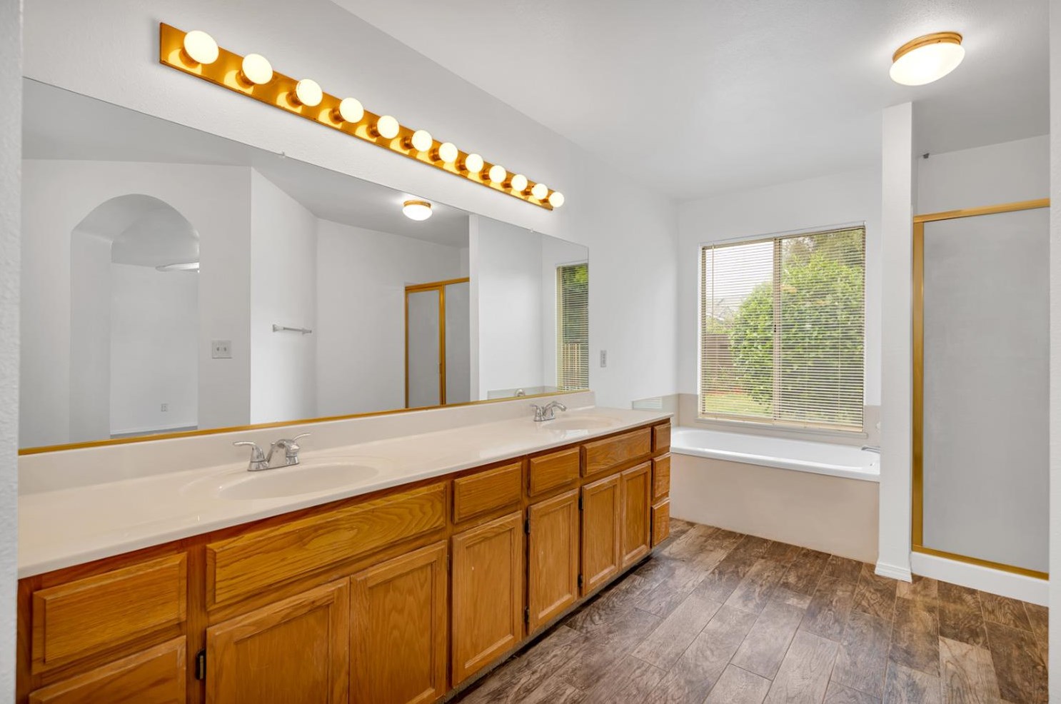 1631 Fir Dr, Los Banos CA 93635-4549 exterior