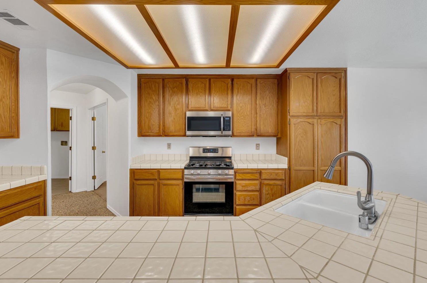 1631 Fir Dr, Los Banos CA 93635-4549 exterior