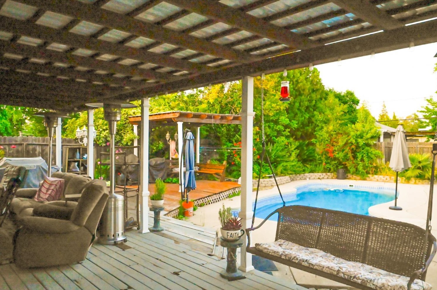 4106 Wheat St, Sacramento CA  95821-2226 exterior