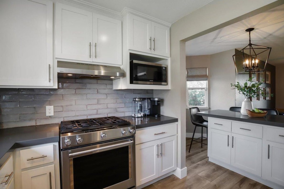 1298 Riv Blf Dr, Valley Home CA 95361-2678 exterior