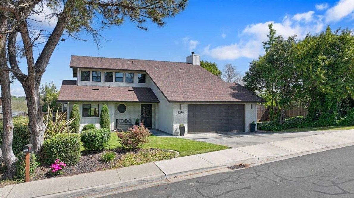 1298 Riv Blf Dr, Valley Home CA 95361-2678 exterior