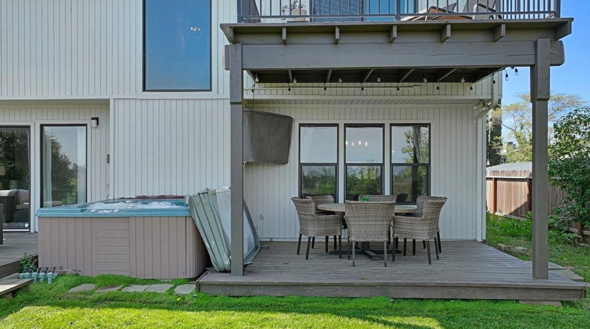 1298 Riv Blf Dr, Valley Home CA 95361-2678 exterior