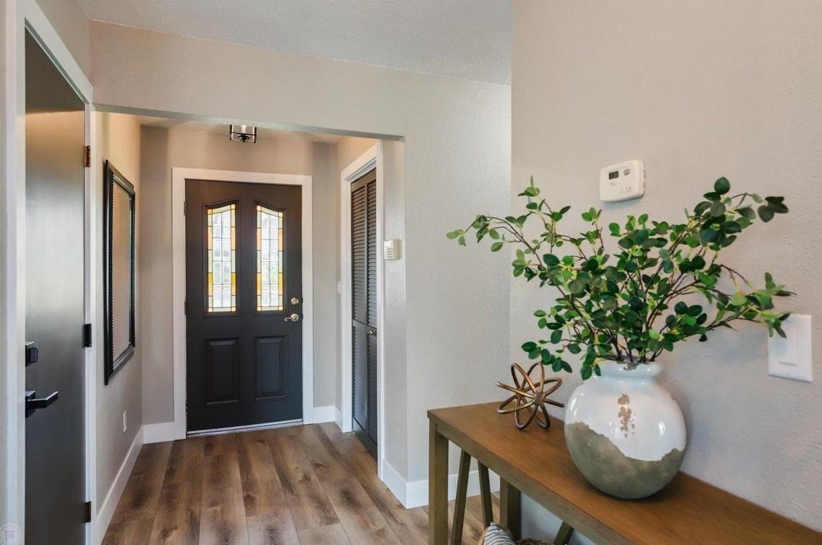 1298 Riv Blf Dr, Valley Home CA 95361-2678 exterior