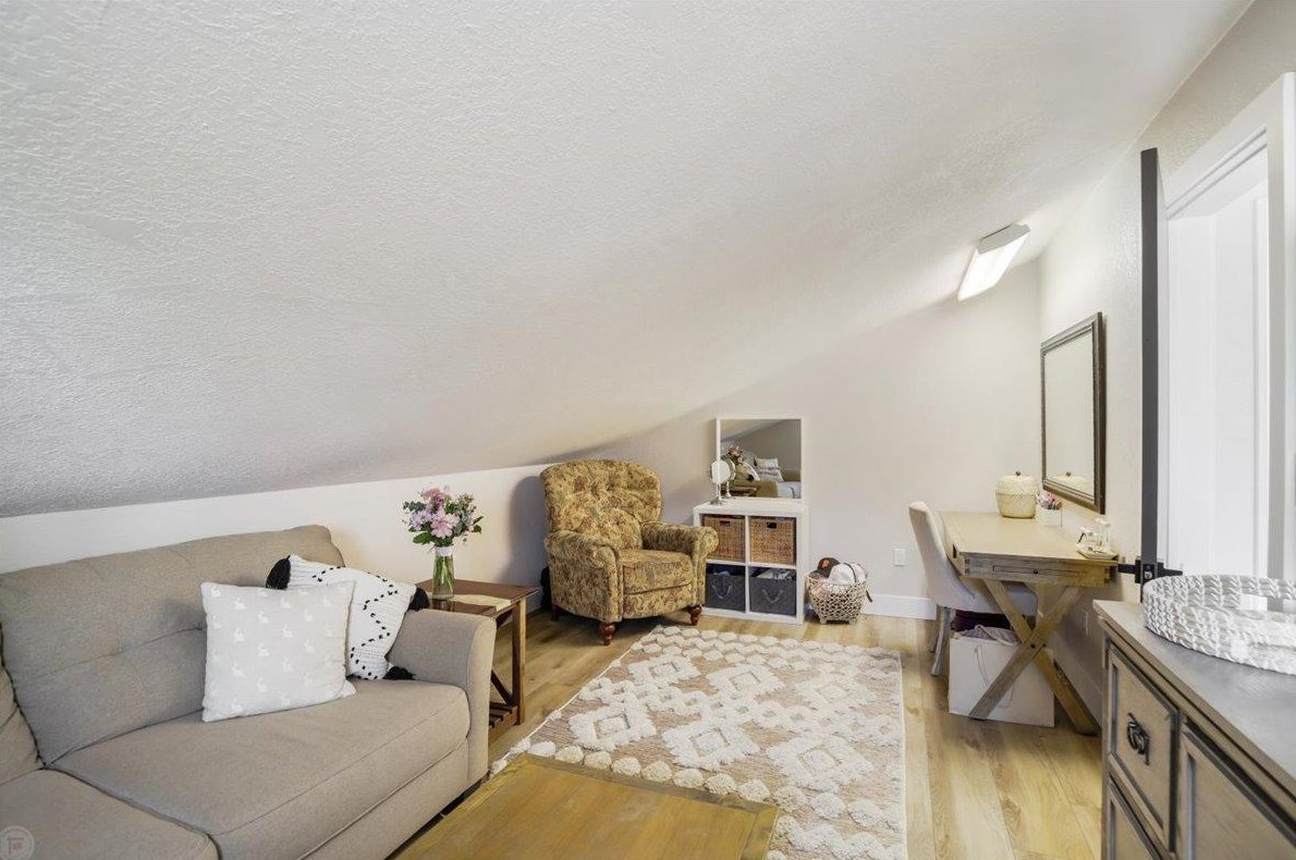 1298 Riv Blf Dr, Valley Home CA 95361-2678 exterior