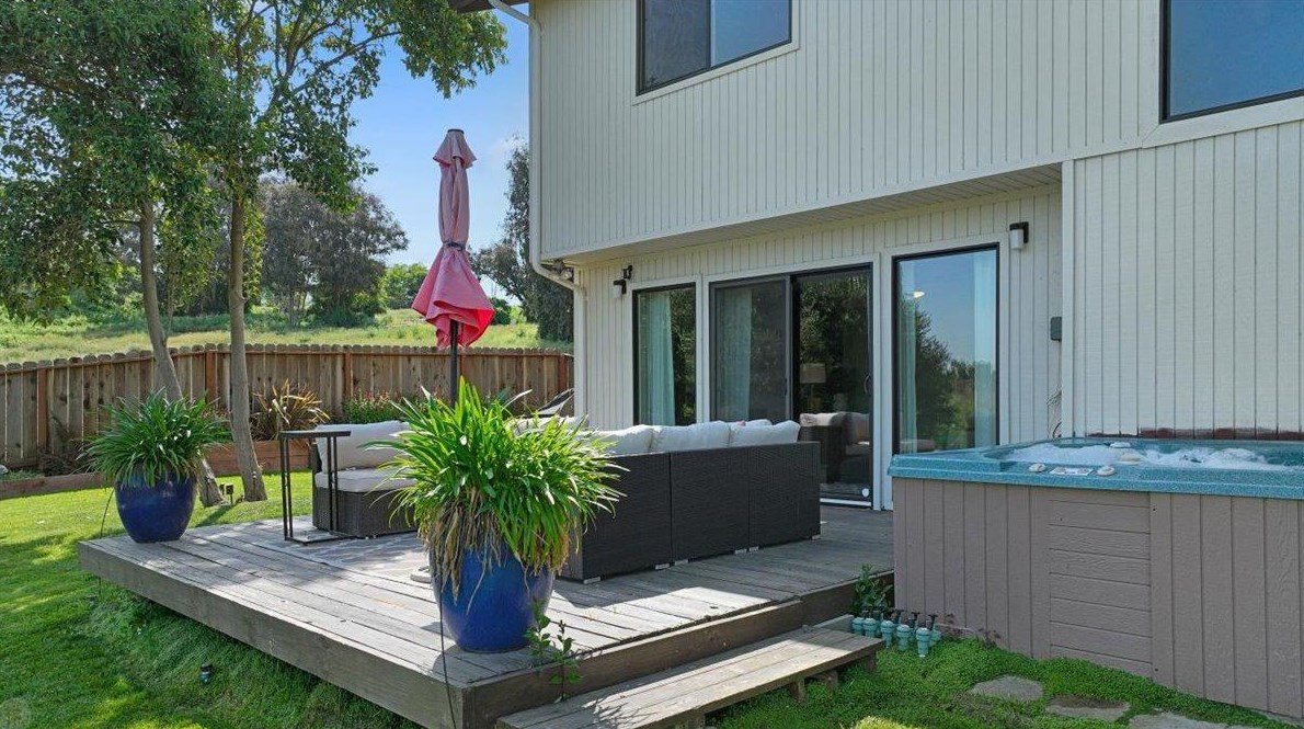 1298 Riv Blf Dr, Valley Home CA 95361-2678 exterior