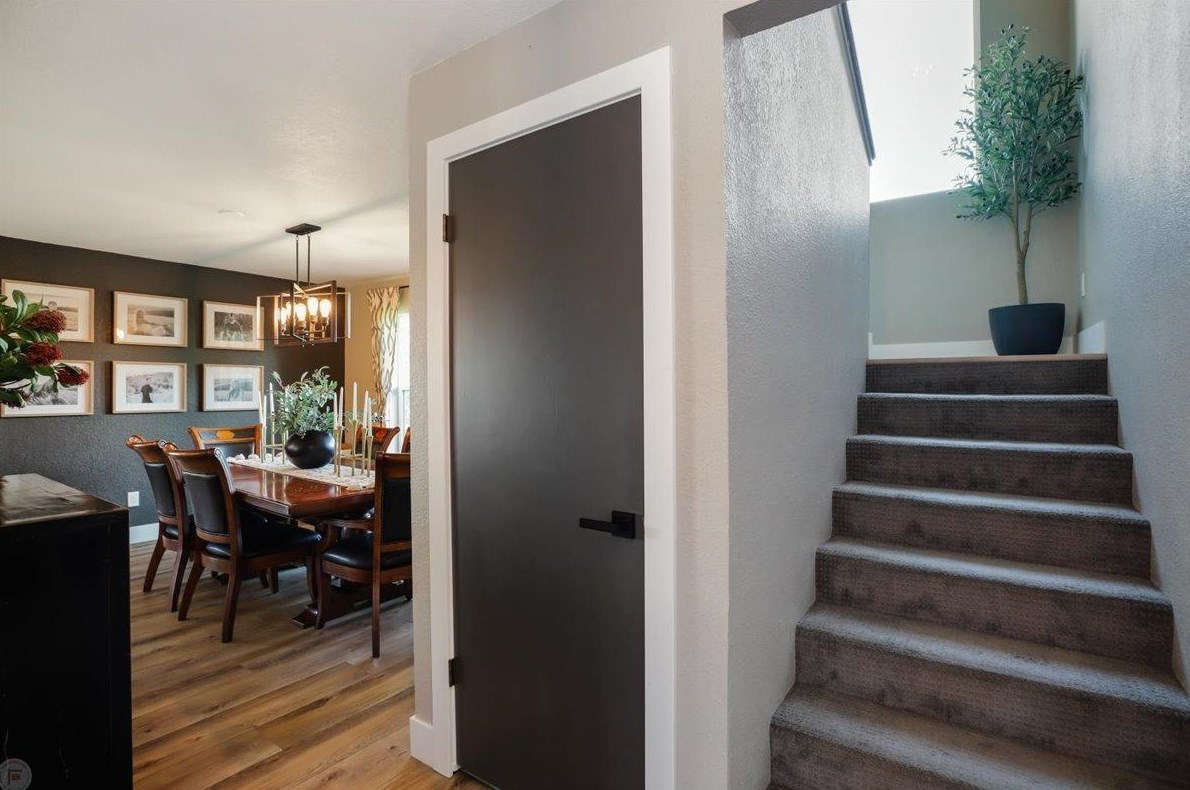 1298 Riv Blf Dr, Valley Home CA 95361-2678 exterior