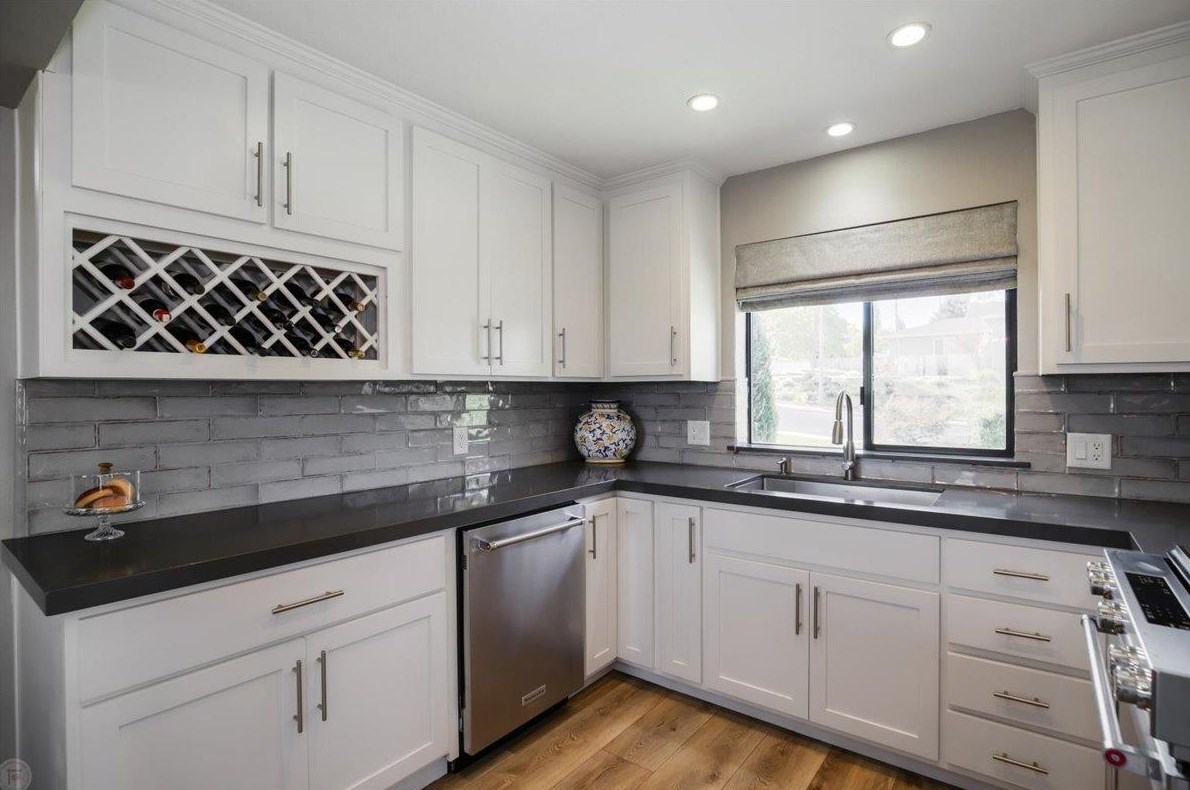 1298 Riv Blf Dr, Valley Home CA 95361-2678 exterior