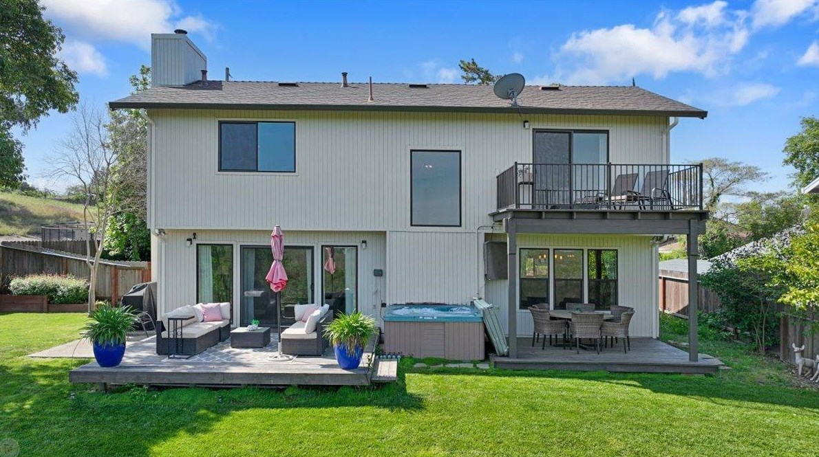 1298 Riv Blf Dr, Valley Home CA 95361-2678 exterior