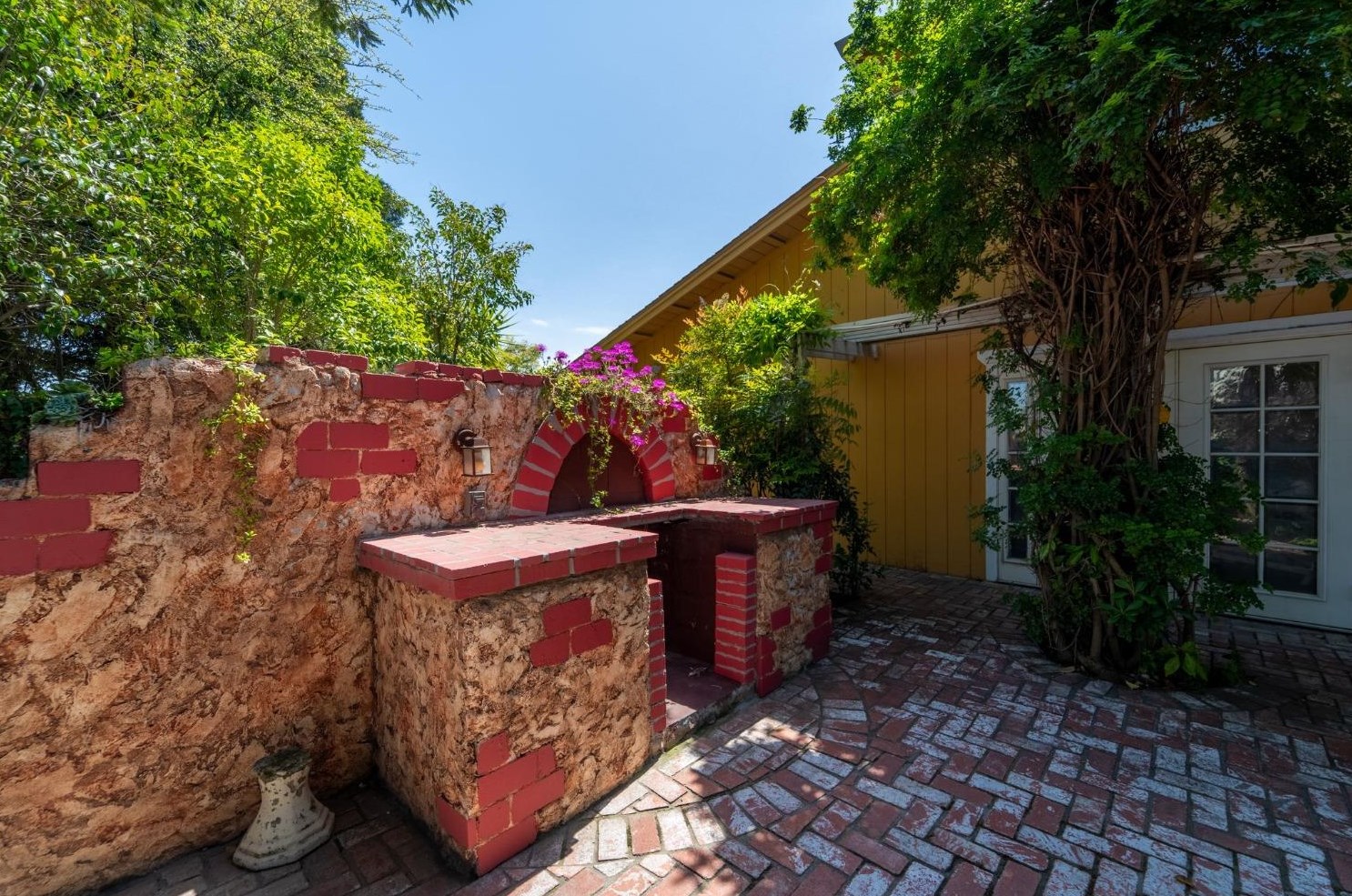 1313 Hunt Rd, Manteca CA  95337-6732 exterior