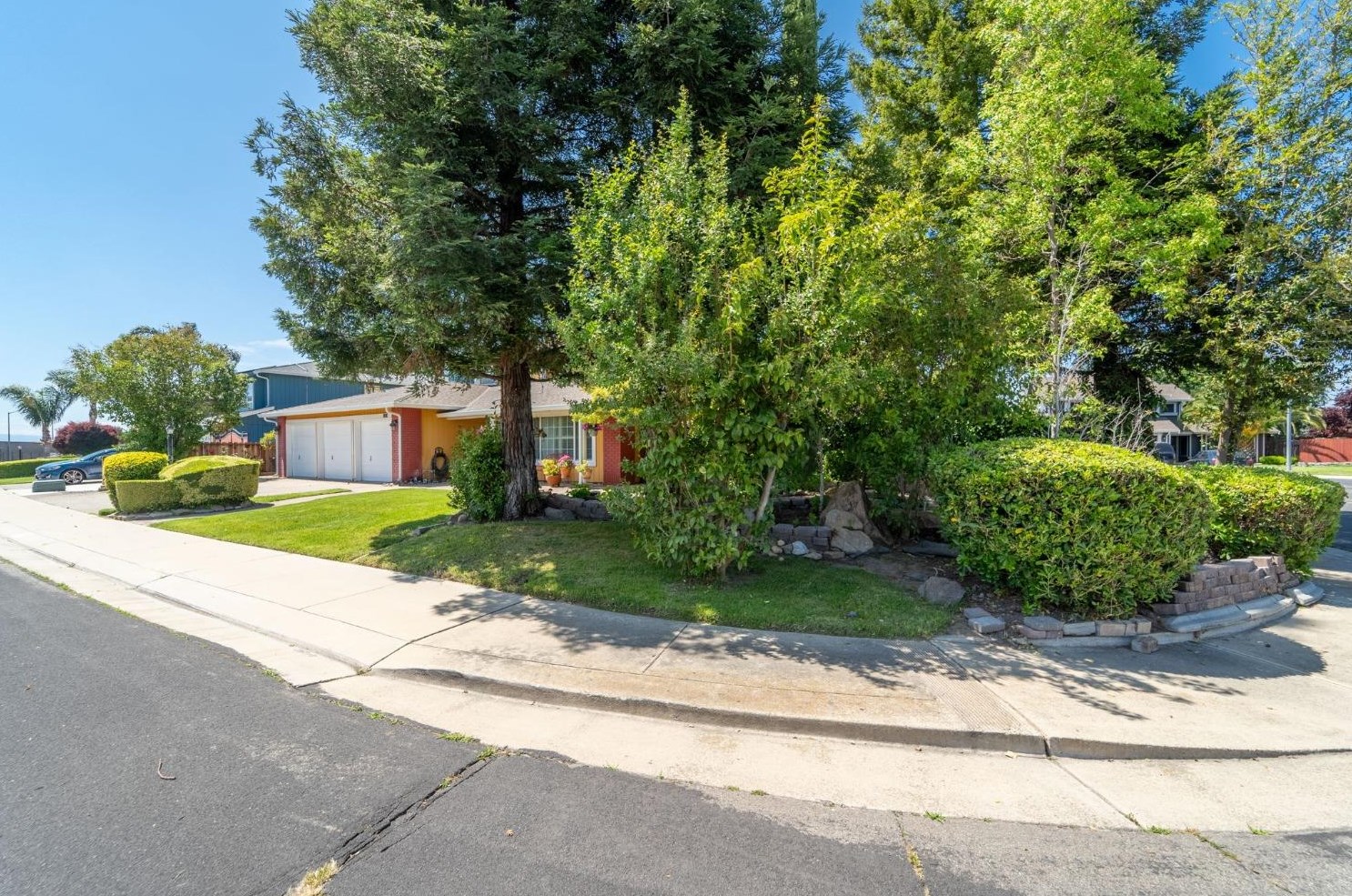 1313 Hunt Rd, Manteca CA  95337-6732 exterior