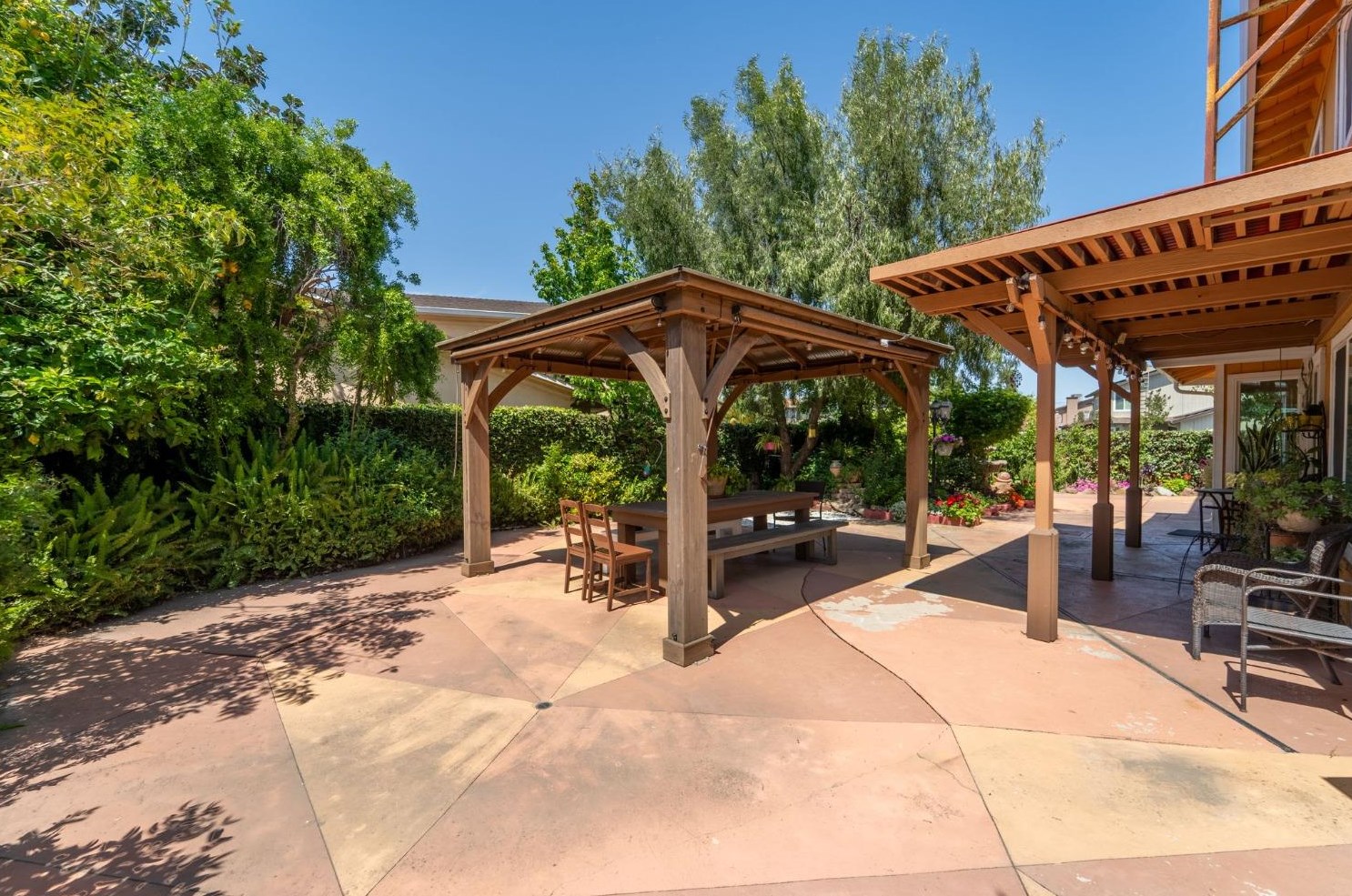 1313 Hunt Rd, Manteca CA  95337-6732 exterior