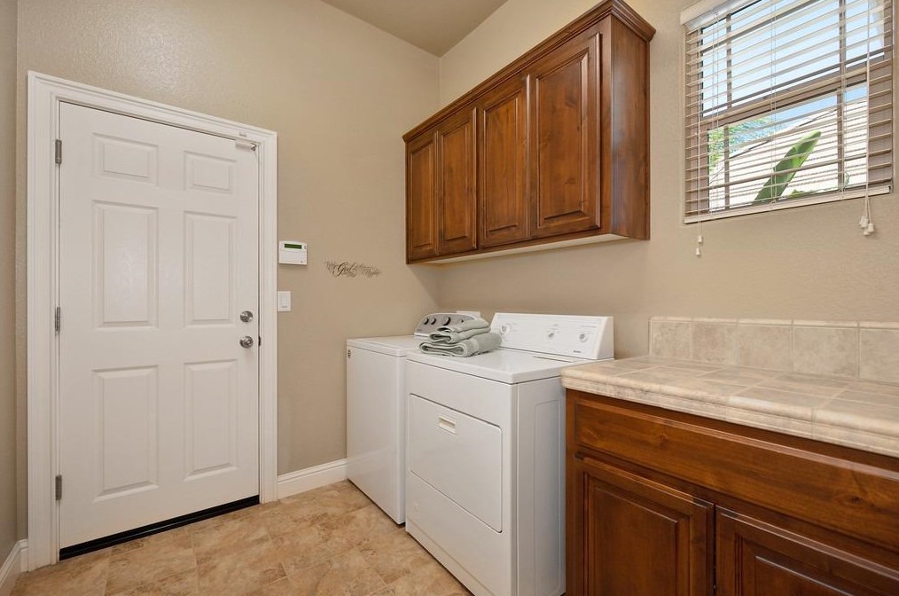 317 White Feather Ct, Roseville CA  95747-8891 exterior