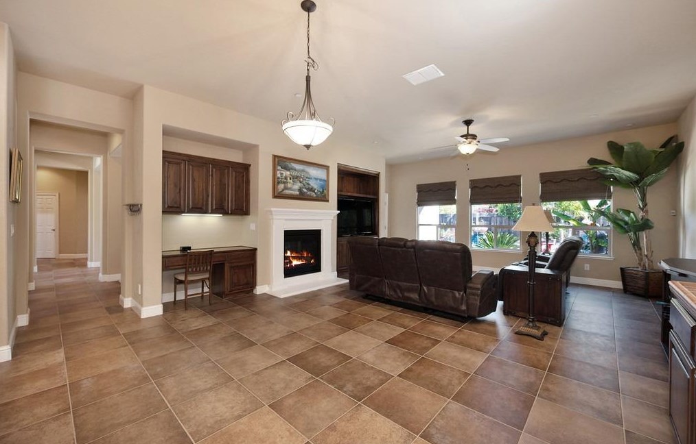 317 White Feather Ct, Roseville CA  95747-8891 exterior