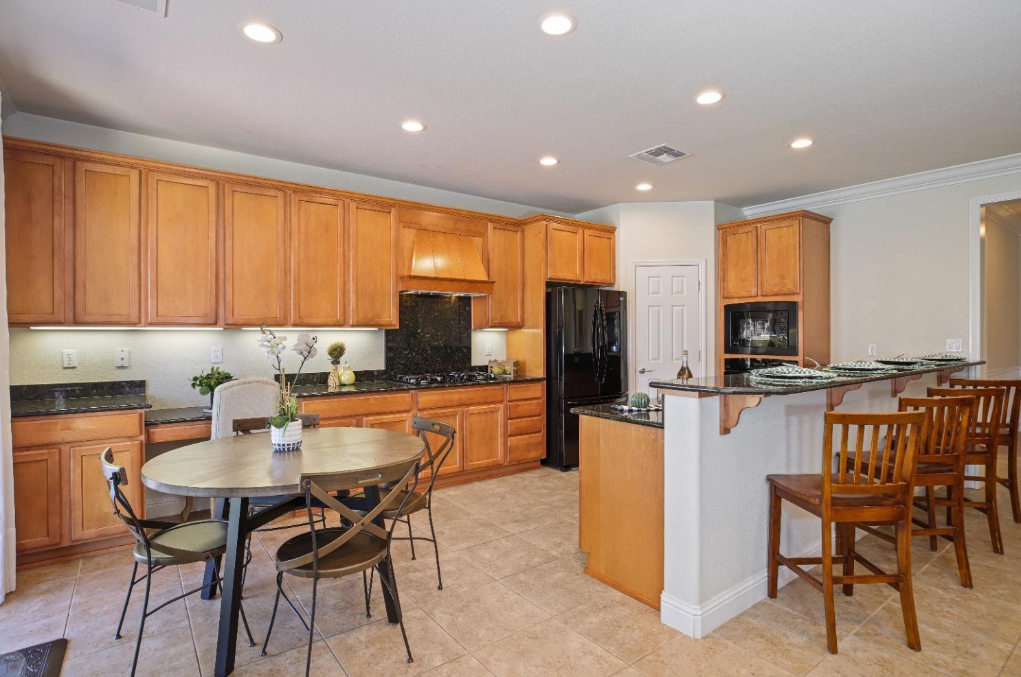 1535 Maple Valley St, Manteca CA 95336-5127 exterior