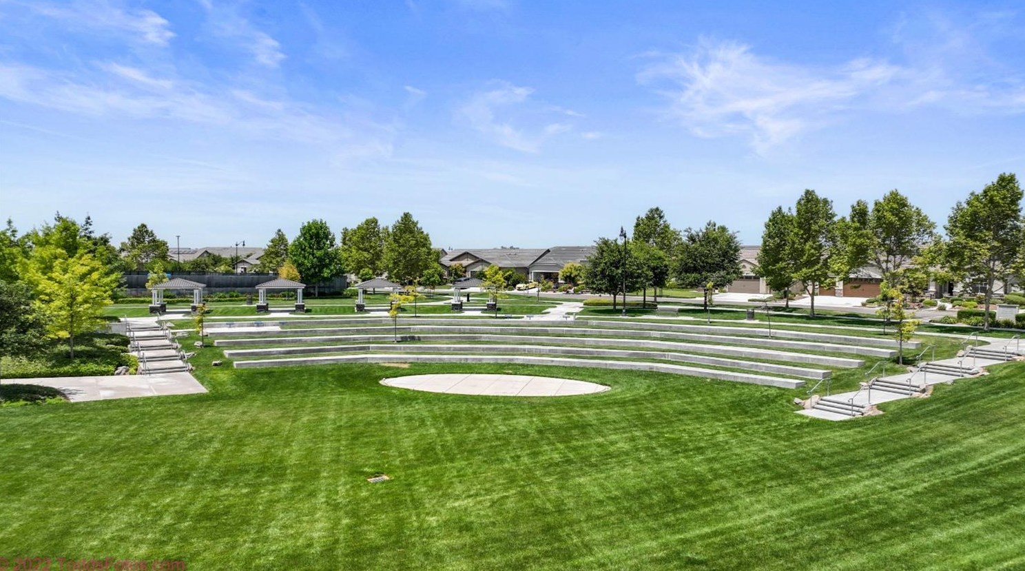 1535 Maple Valley St, Manteca CA 95336-5127 exterior