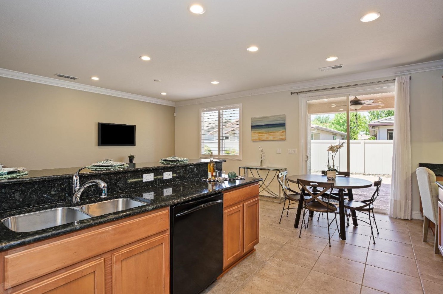 1535 Maple Valley St, Manteca CA 95336-5127 exterior