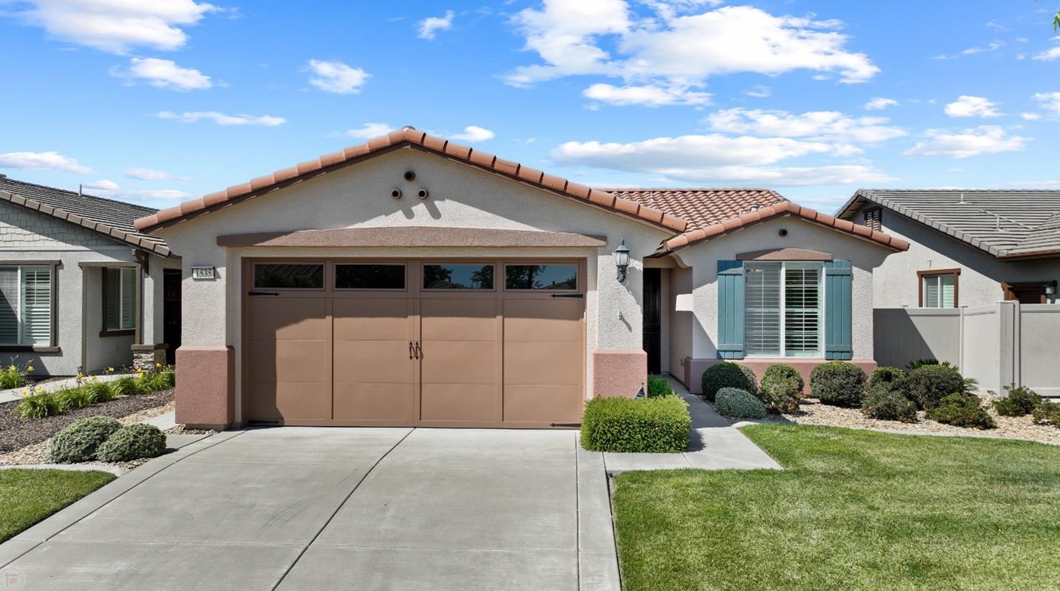 1535 Maple Valley St, Manteca CA 95336-5127 exterior