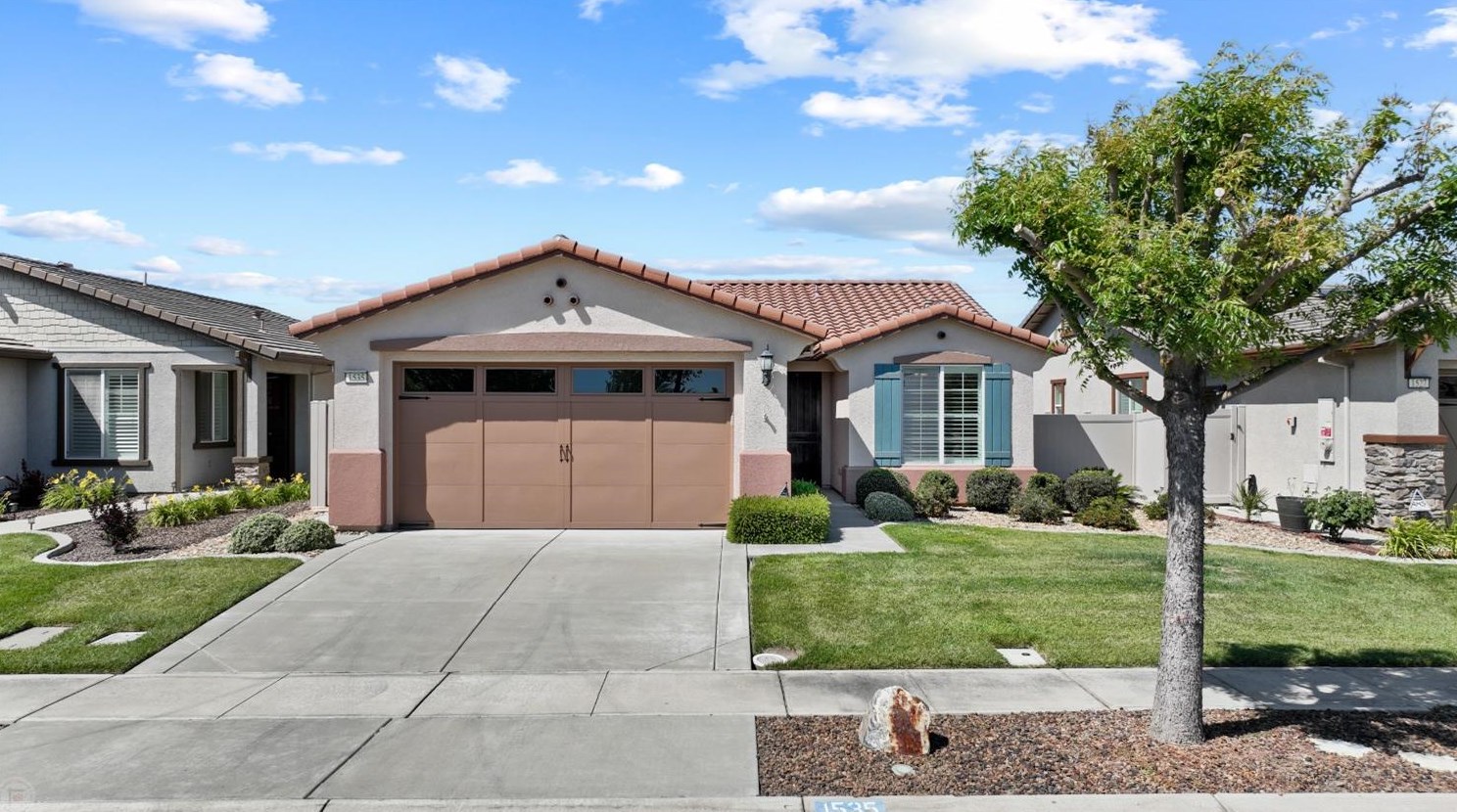 1535 Maple Valley St, Manteca CA 95336-5127 exterior