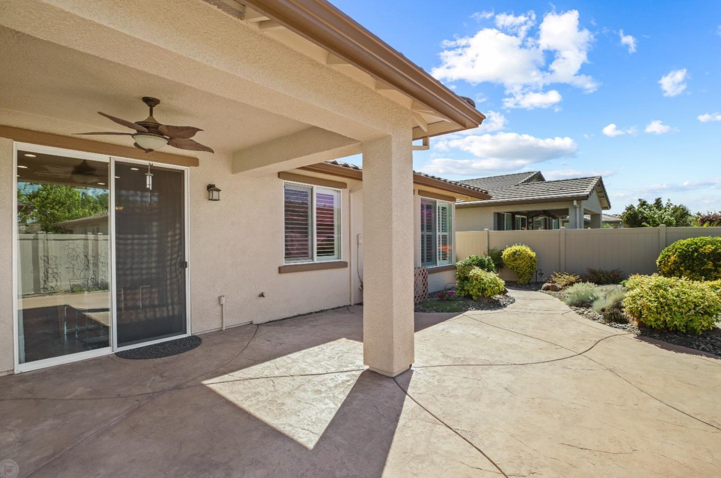 1535 Maple Valley St, Manteca CA 95336-5127 exterior