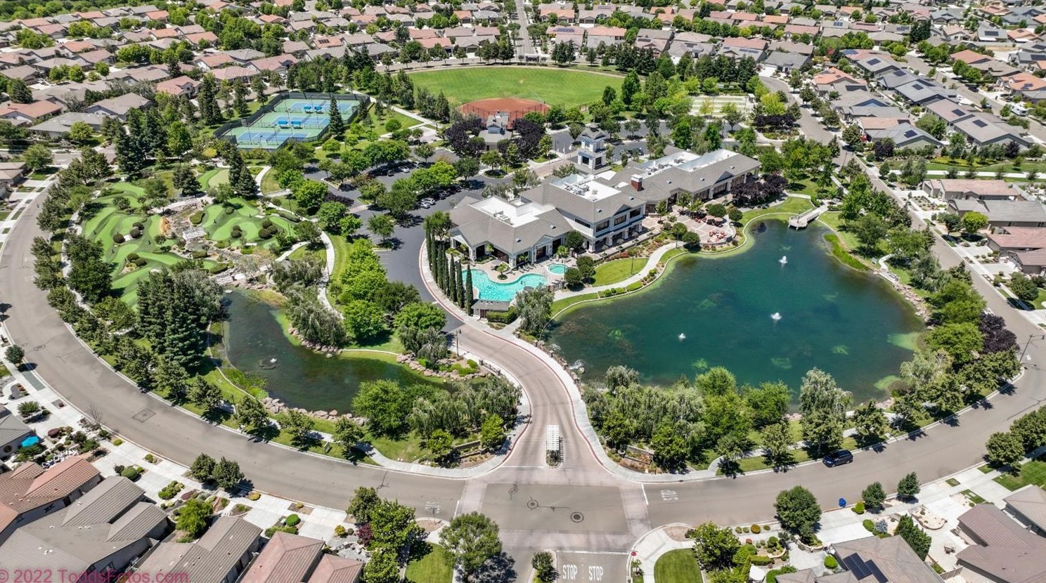 1535 Maple Valley St, Manteca CA 95336-5127 exterior