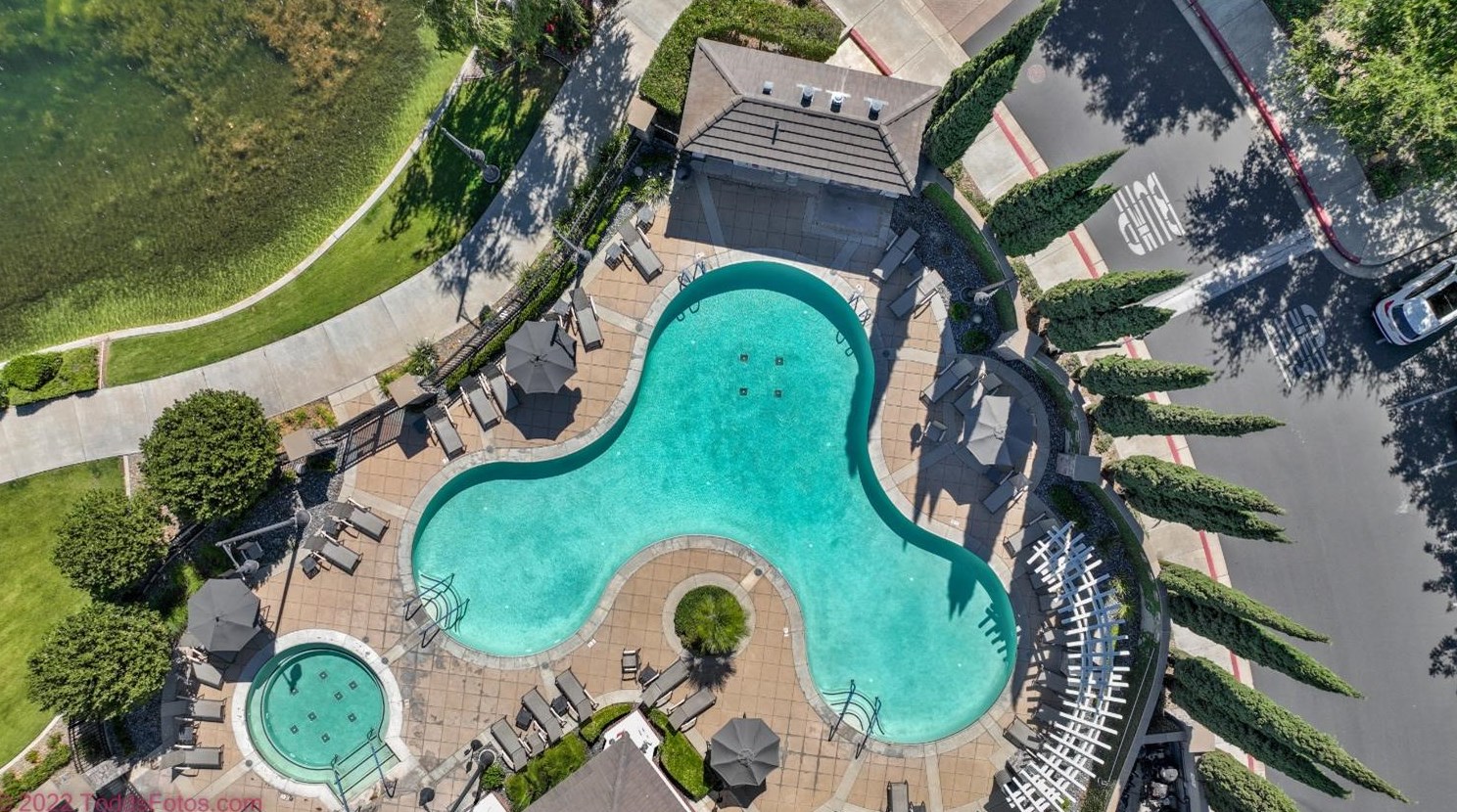 1535 Maple Valley St, Manteca CA 95336-5127 exterior