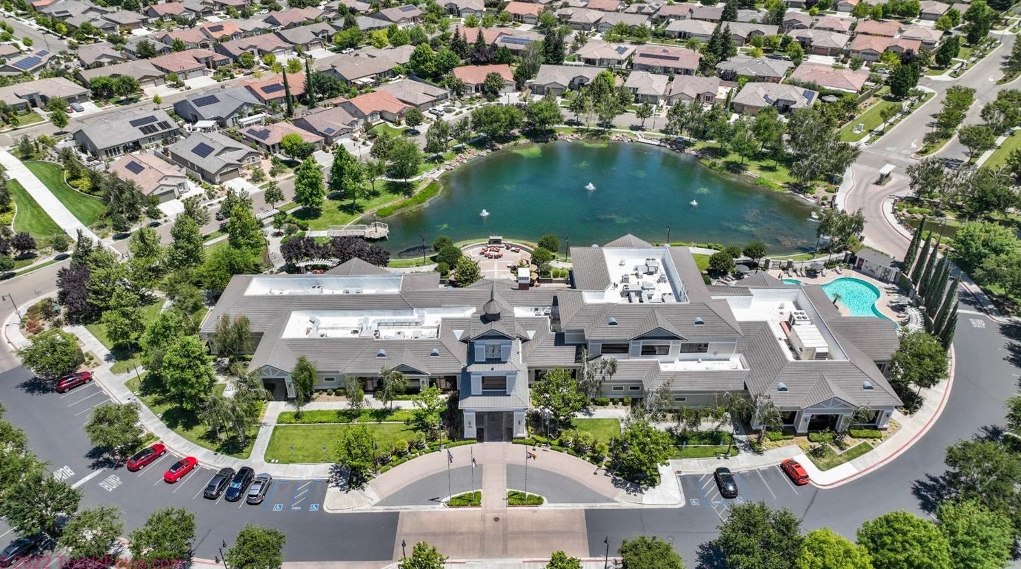 1535 Maple Valley St, Manteca CA 95336-5127 exterior