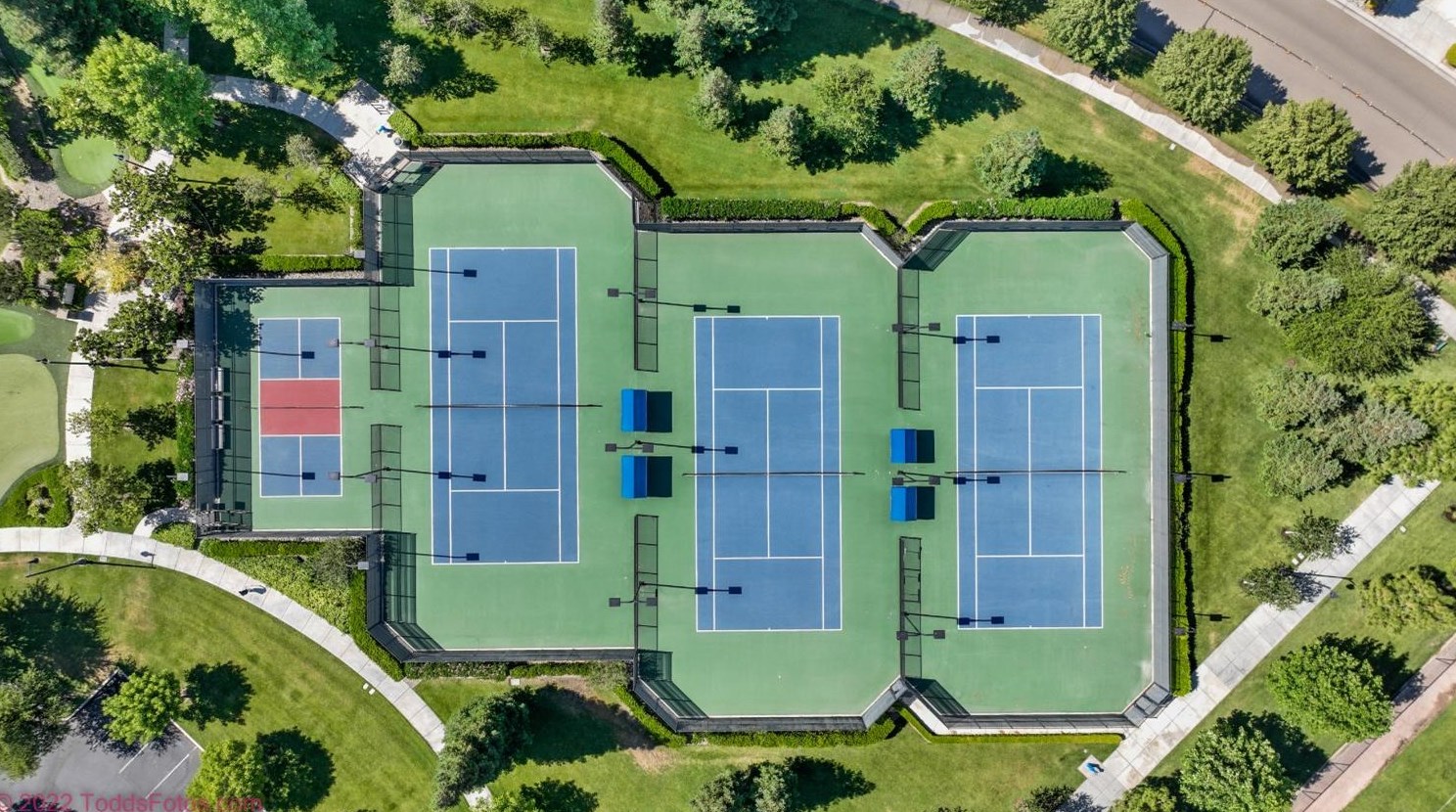 1535 Maple Valley St, Manteca CA 95336-5127 exterior