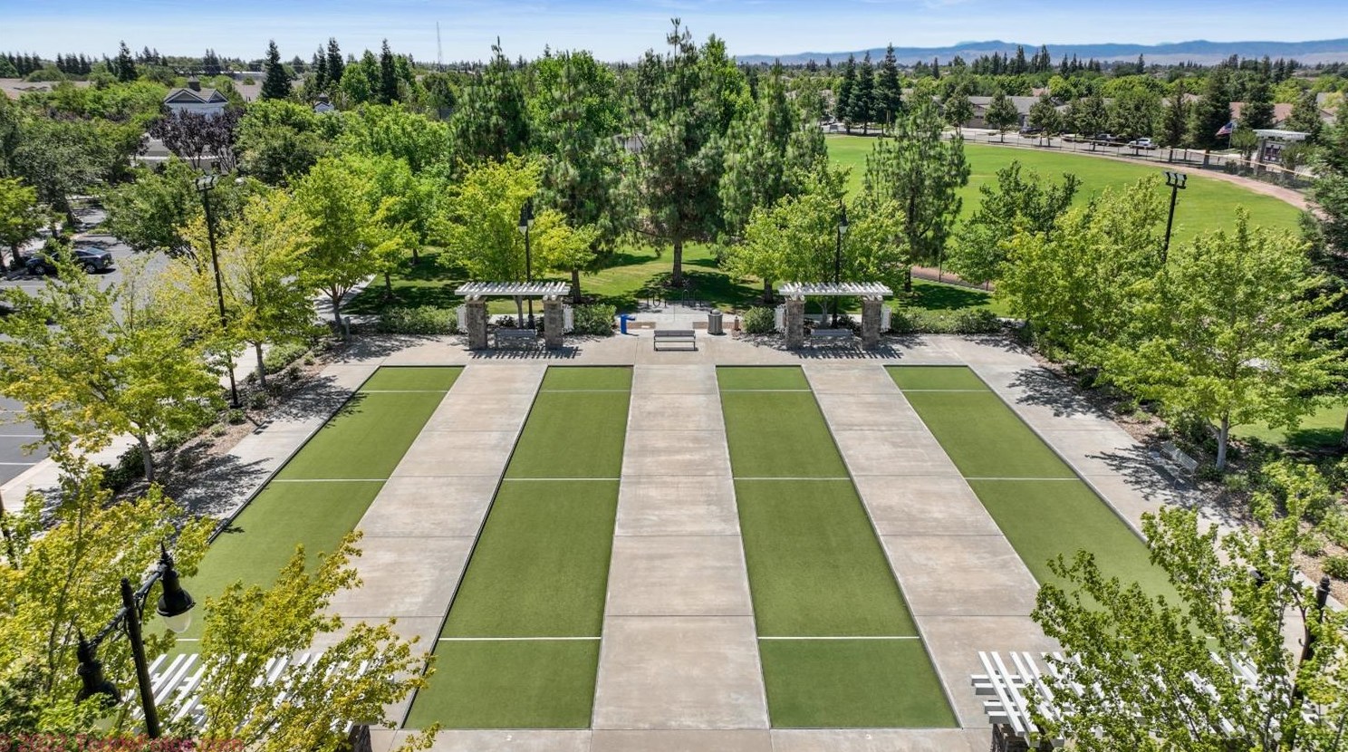 1535 Maple Valley St, Manteca CA 95336-5127 exterior