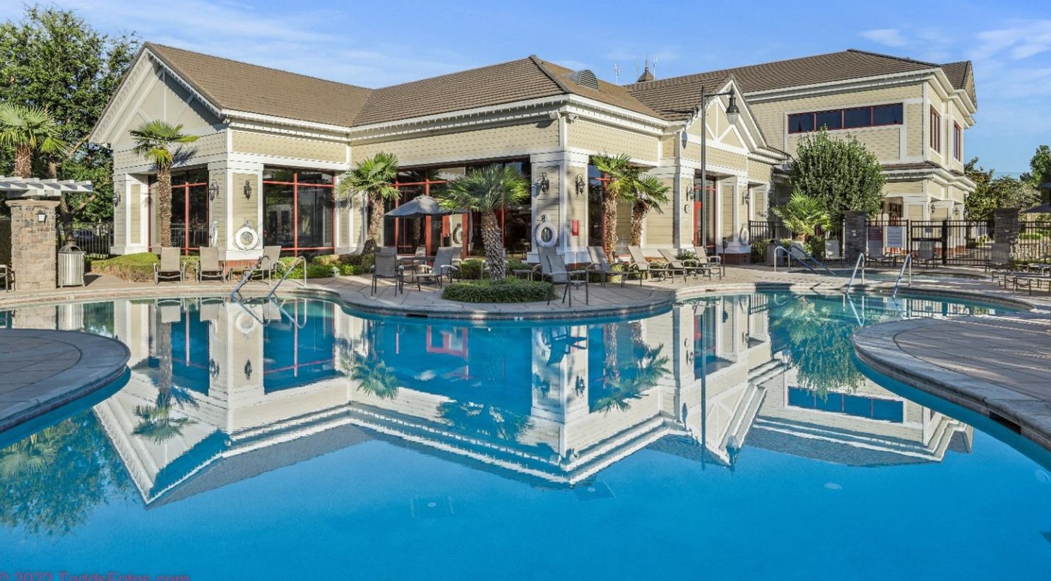 1535 Maple Valley St, Manteca CA 95336-5127 exterior