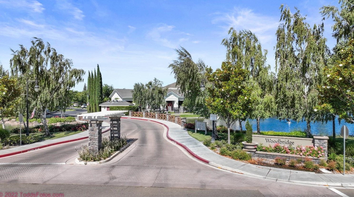 1535 Maple Valley St, Manteca CA 95336-5127 exterior