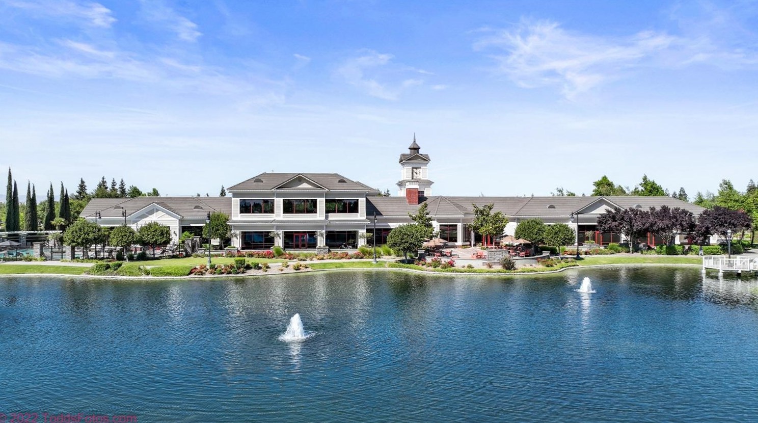 1535 Maple Valley St, Manteca CA 95336-5127 exterior