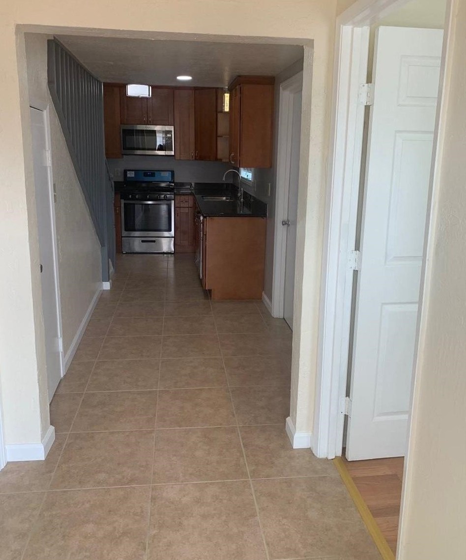 10050 Bernhardt Dr, Oakland CA  94603-2018 exterior