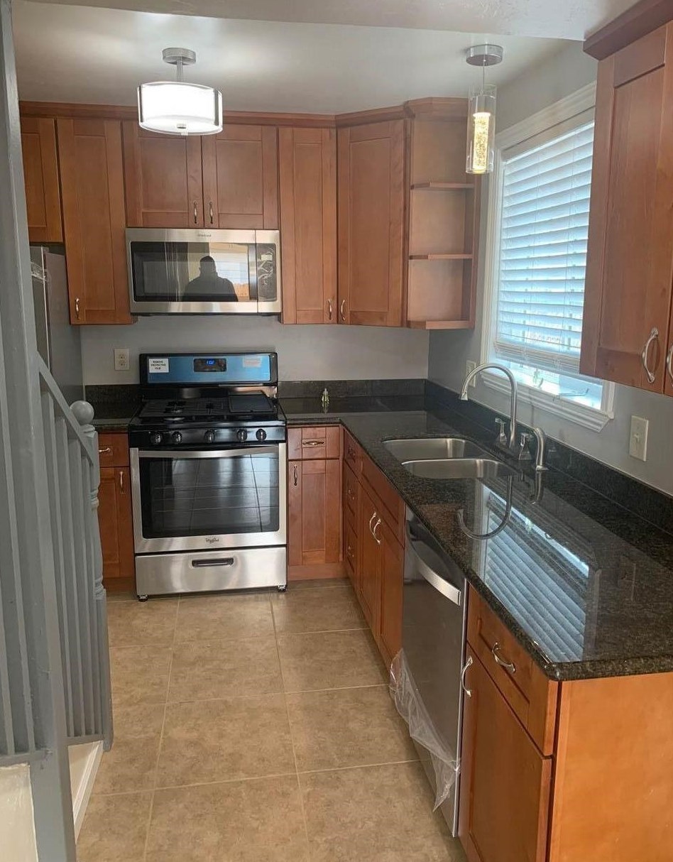 10050 Bernhardt Dr, Oakland CA  94603-2018 exterior