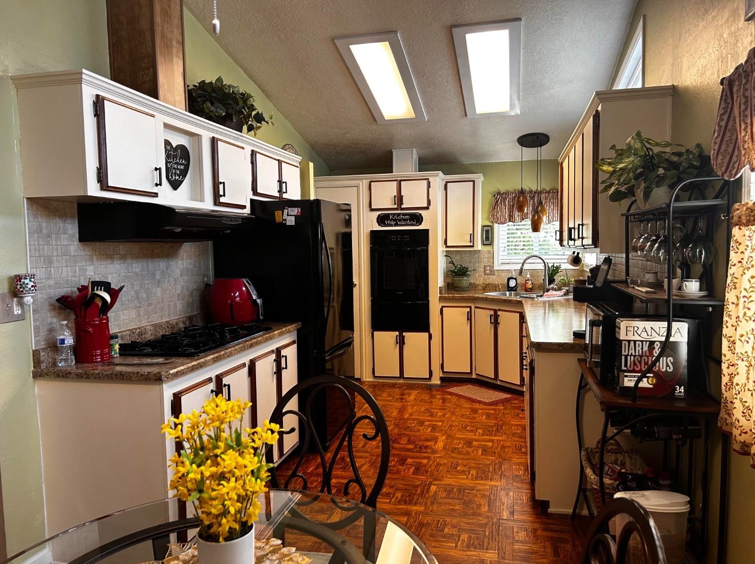 47 Hancock Dr, Roseville CA  95678-1122 exterior