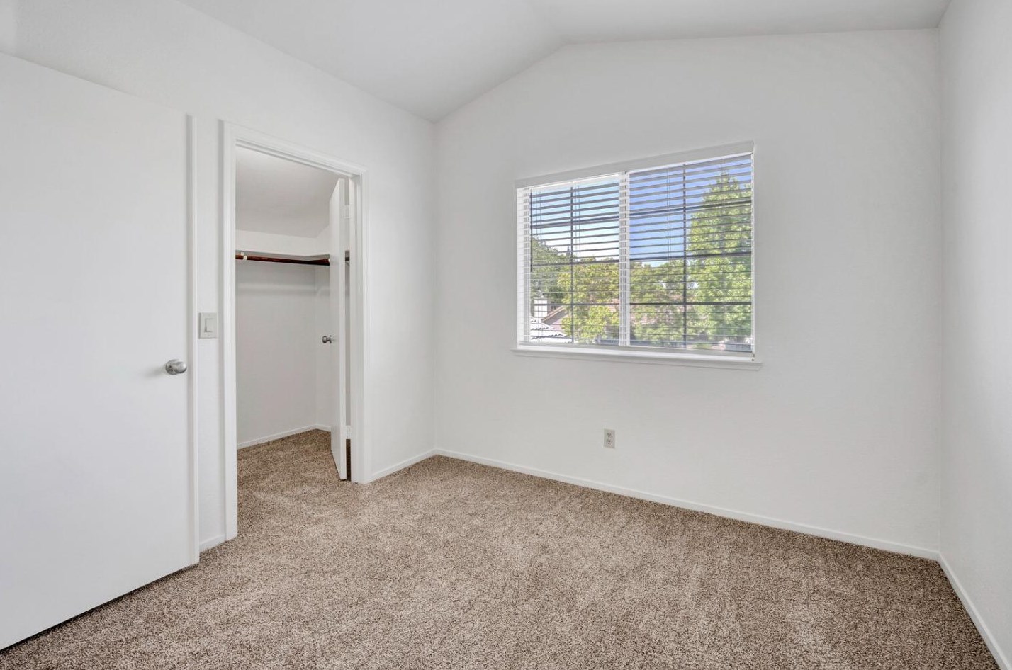 3556 Willard Way, Rocklin CA  95677-2557 exterior