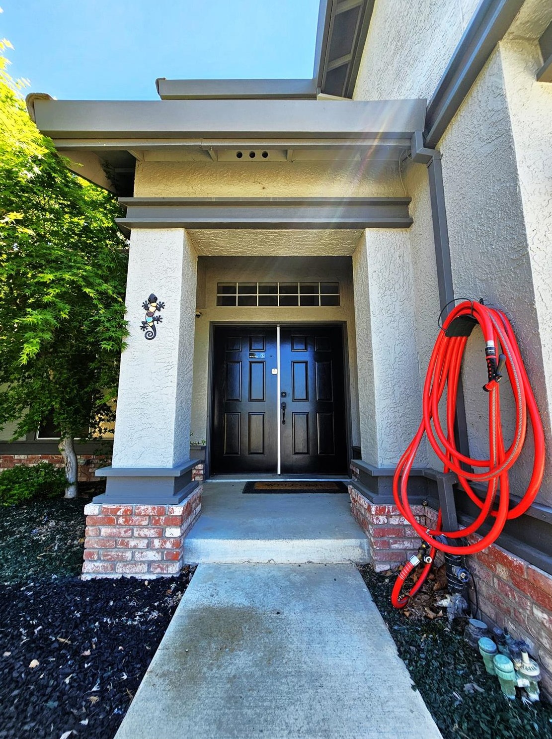 1392 Sand Hill Ct, Valley Home, CA 95361