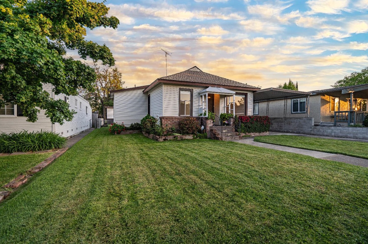 805 Pleasant St, Roseville CA 95678-1446 exterior