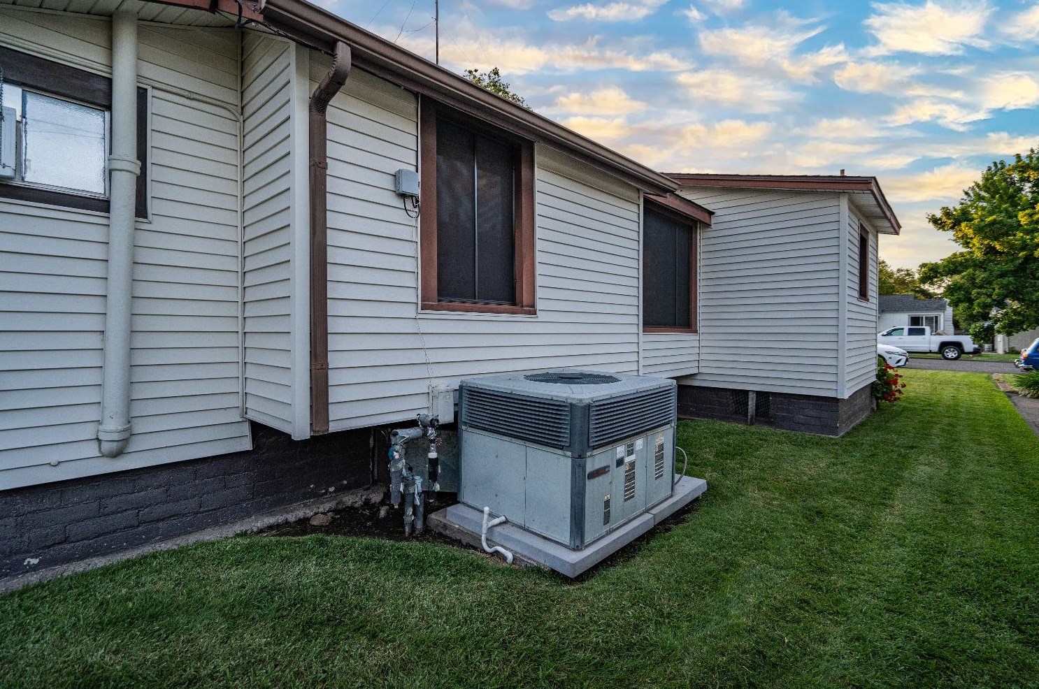 805 Pleasant St, Roseville CA 95678-1446 exterior