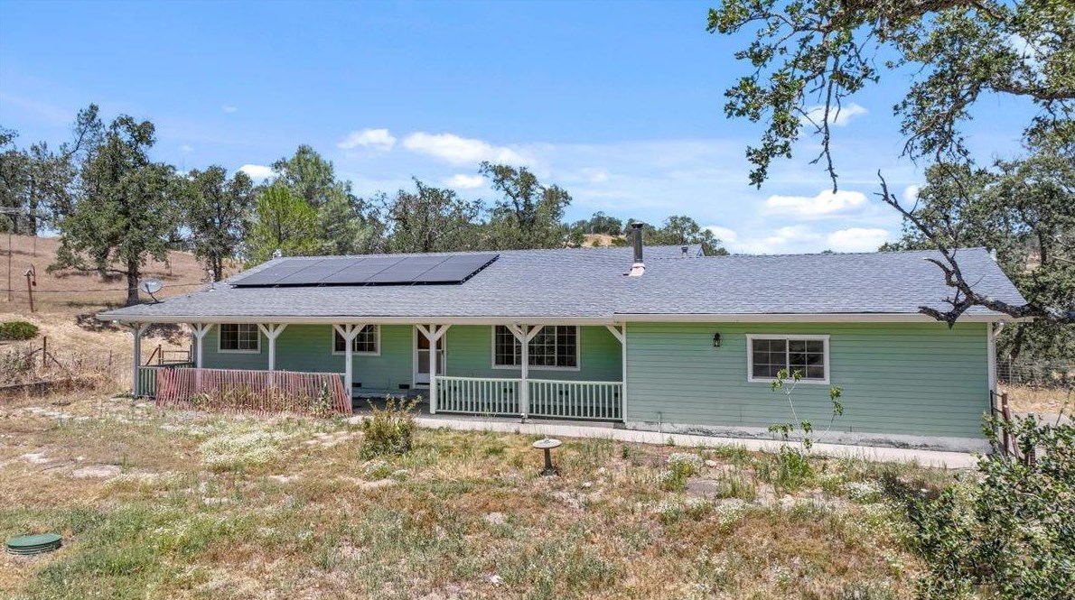 5879 Mccauley Rd, Valley Springs, CA 95252-9421