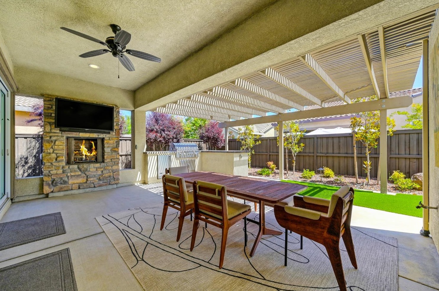 3912 Crete Island Ln, Sacramento, CA 95834-7527