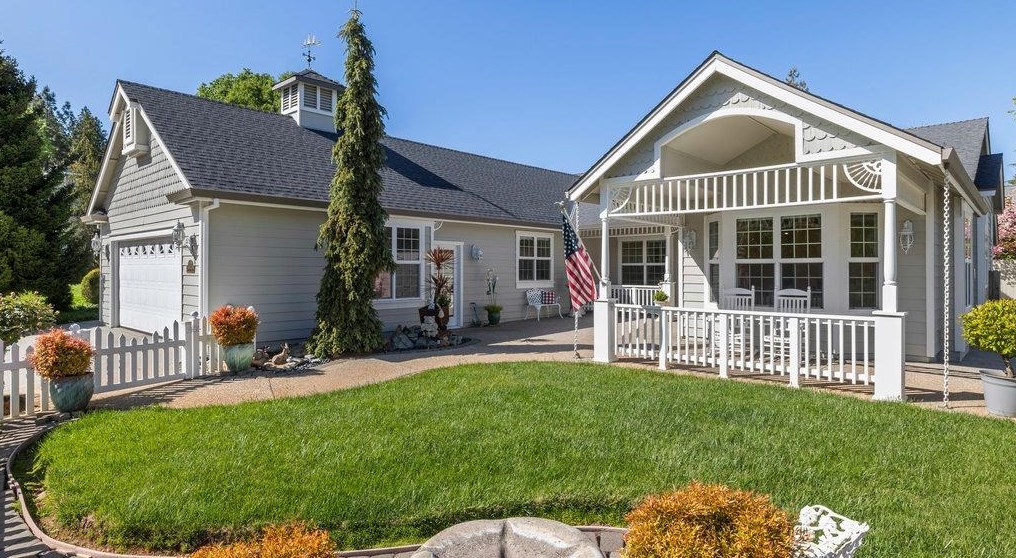 125 Scotia Pne Cir, Grass Valley CA  95945-5418 exterior