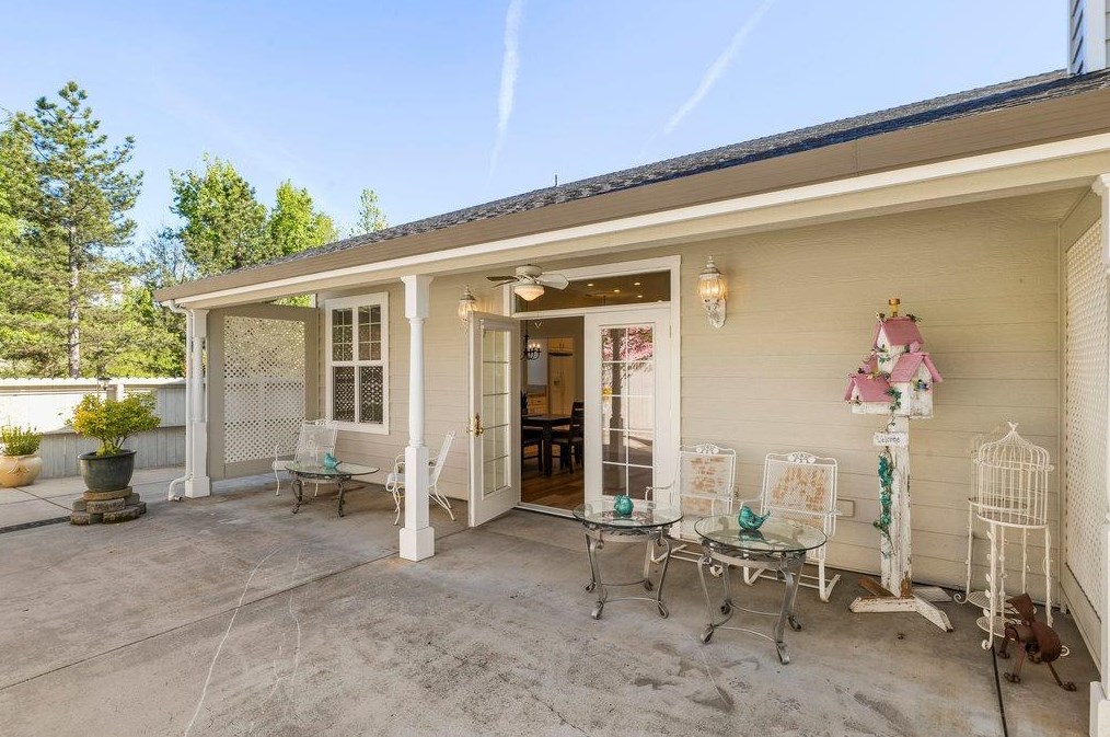 125 Scotia Pne Cir, Grass Valley CA  95945-5418 exterior