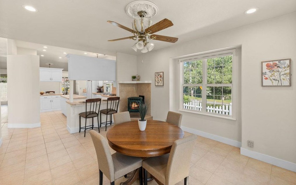 125 Scotia Pne Cir, Grass Valley CA  95945-5418 exterior