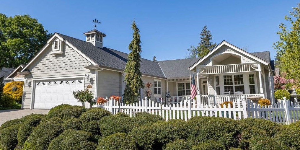 125 Scotia Pne Cir, Grass Valley CA  95945-5418 exterior