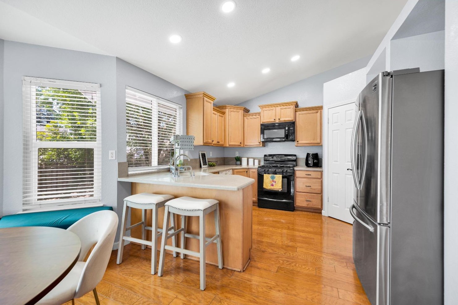 5500 Ravine Creek Way, Elk Grove CA  95758-4716 exterior