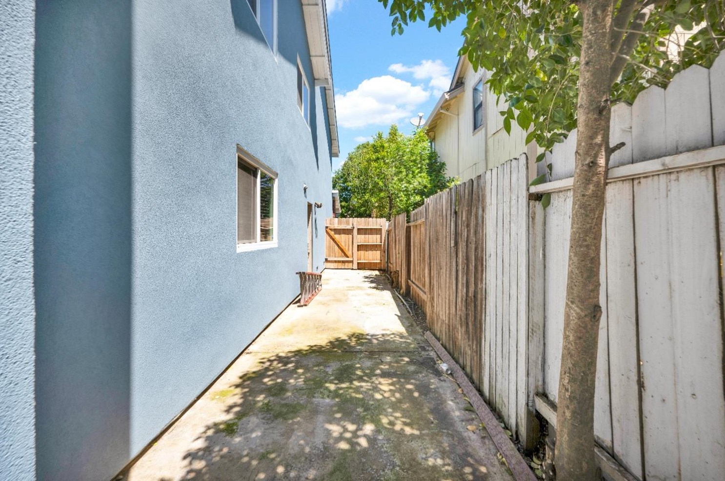 5500 Ravine Creek Way, Elk Grove CA  95758-4716 exterior