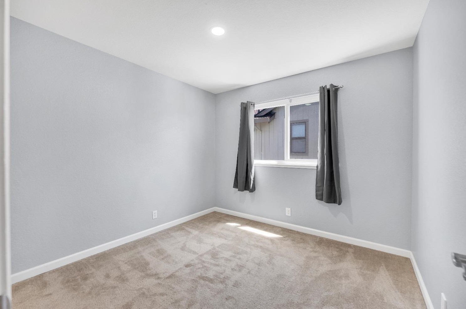 5500 Ravine Creek Way, Elk Grove CA  95758-4716 exterior